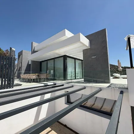 Dom wakacyjny With A Private Pool And Estepona