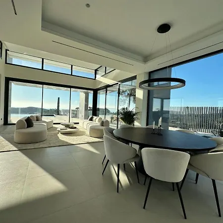 With A Private Pool And 埃斯特波纳