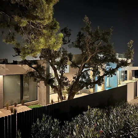 度假居 With A Private Pool And