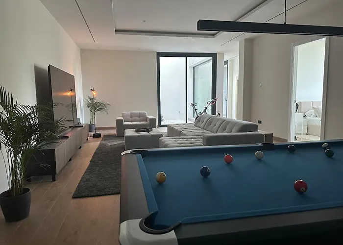 With A Private Pool And Hébergement de vacances Estepona