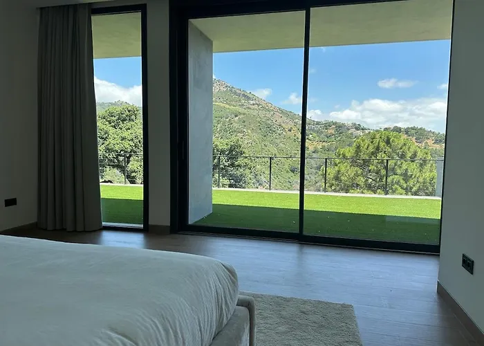 With A Private Pool And Сasa de vacaciones